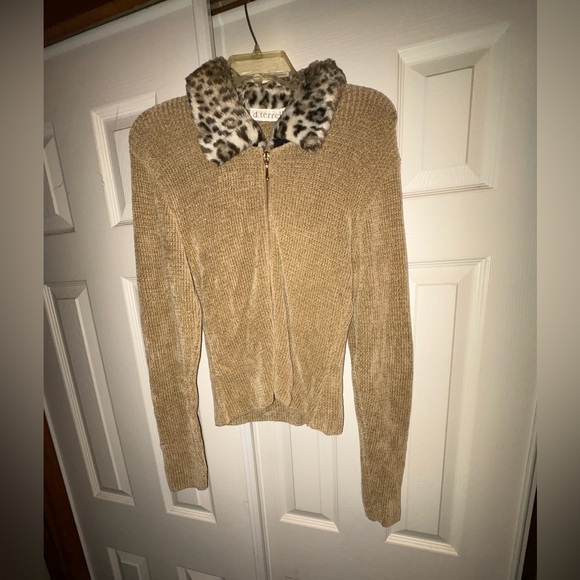 D Terrell sweater size medium - Picture 2 of 6